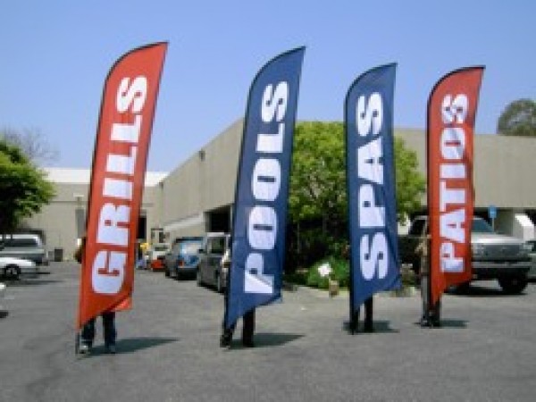Advertising Feather Flags Advertising Feather and Banner Flags Advertising Feather Flags to Attract Your Target Market