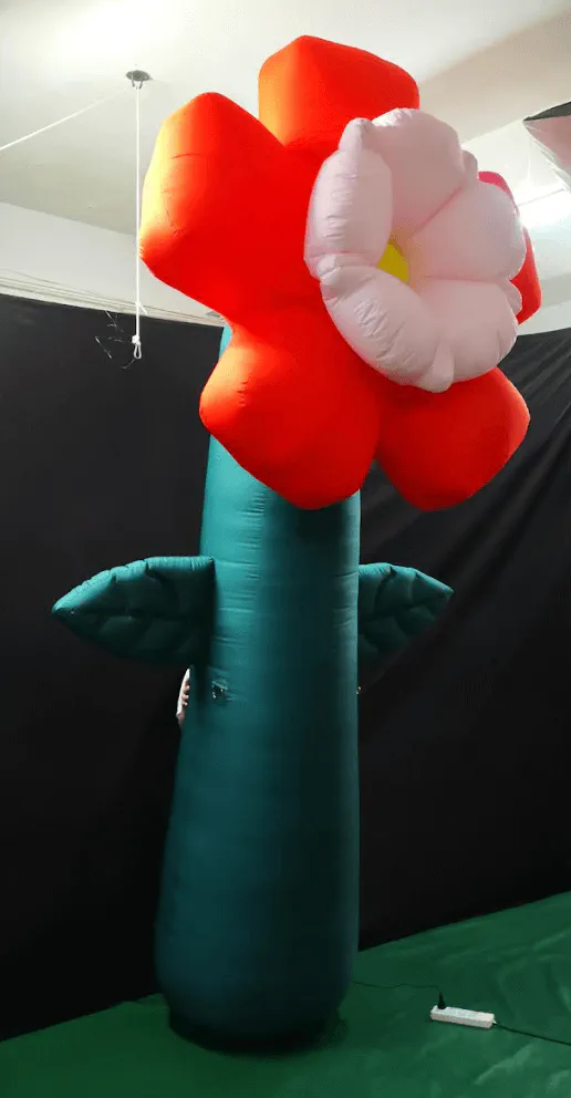 Custom Flower 1 - Custom Inflatables Gallery Image