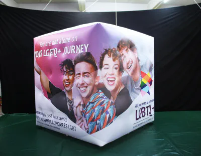 Heliumcubes 1A - Custom Inflatables Gallery Image