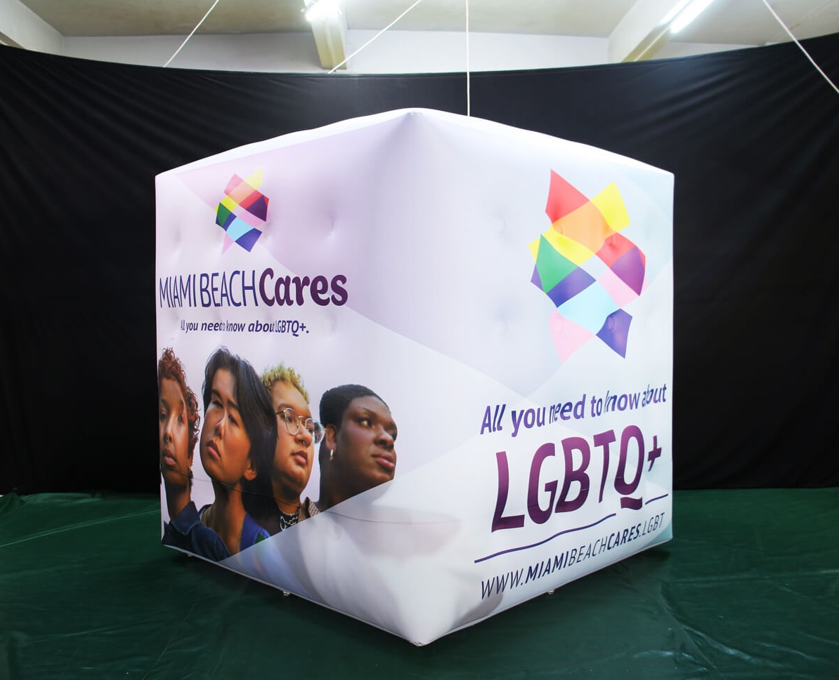 Heliumcubes 2A - Custom Inflatables Gallery Image