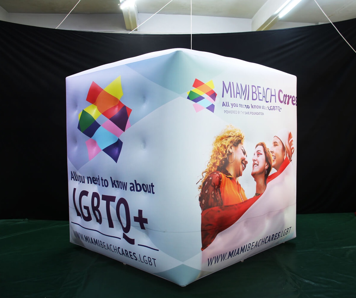 Heliumcubes 2B - Custom Inflatables Gallery Image